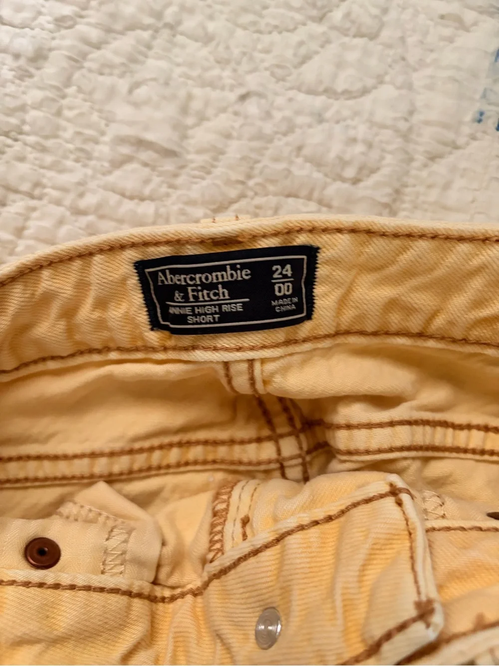 Abercrombie butter yellow denim short